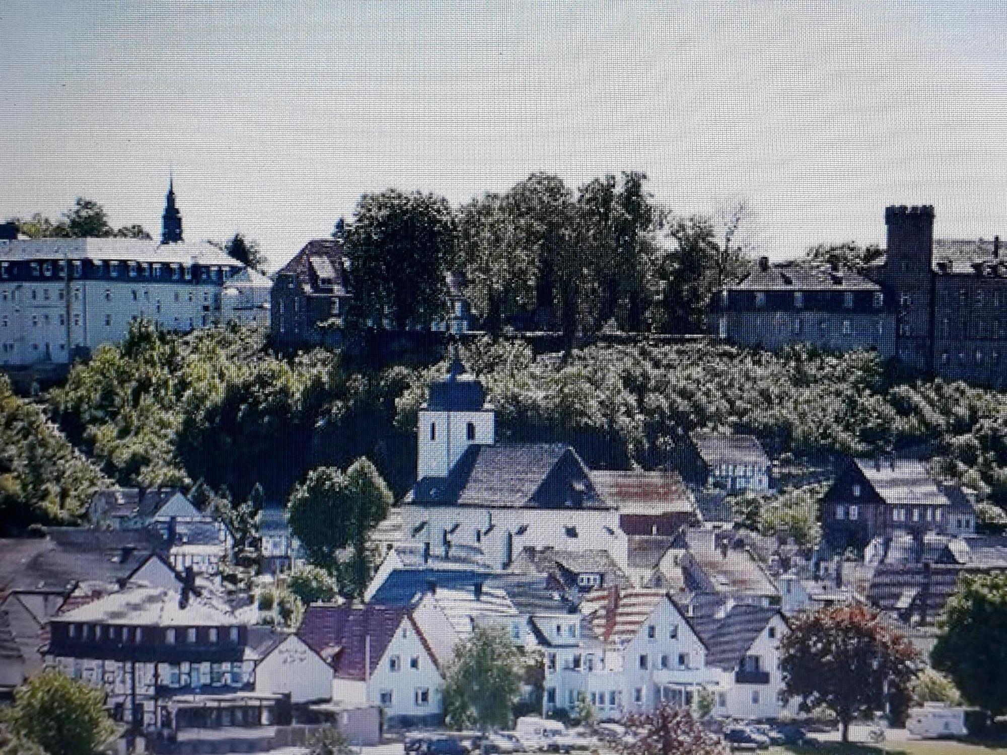 Geraeumiges Ferienhaus Beverungen Esterno foto